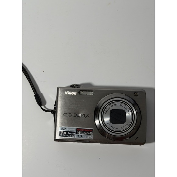 Nikon Other - Nikon Coolpix S630 digital camera in titanium silver
